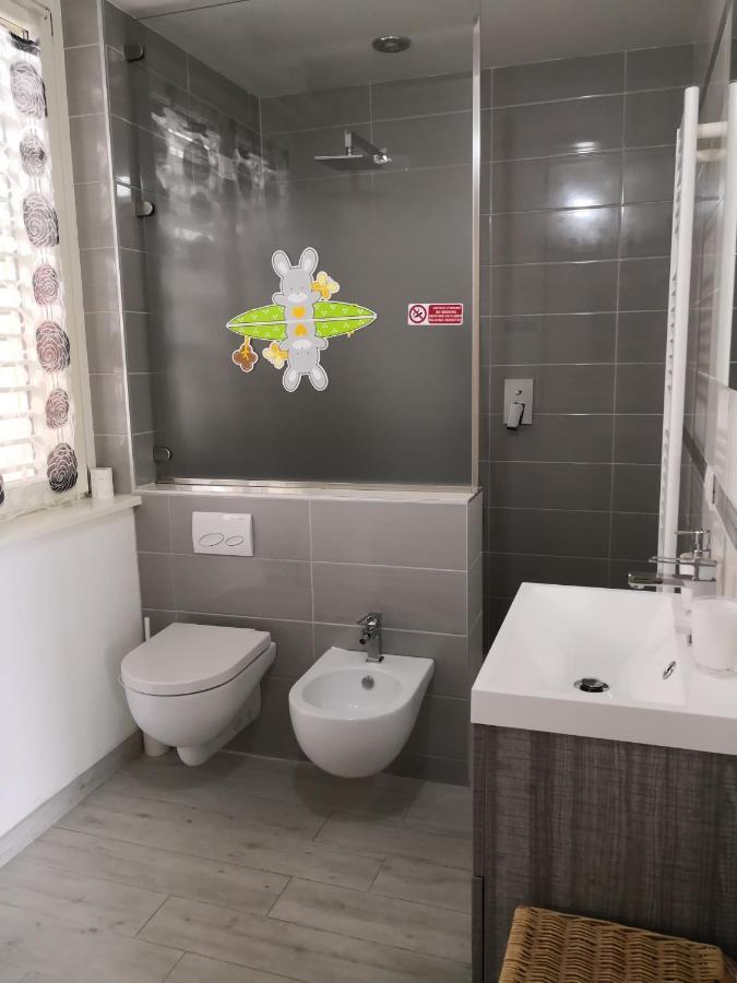 Charme Lake Loft Испра Екстериор снимка